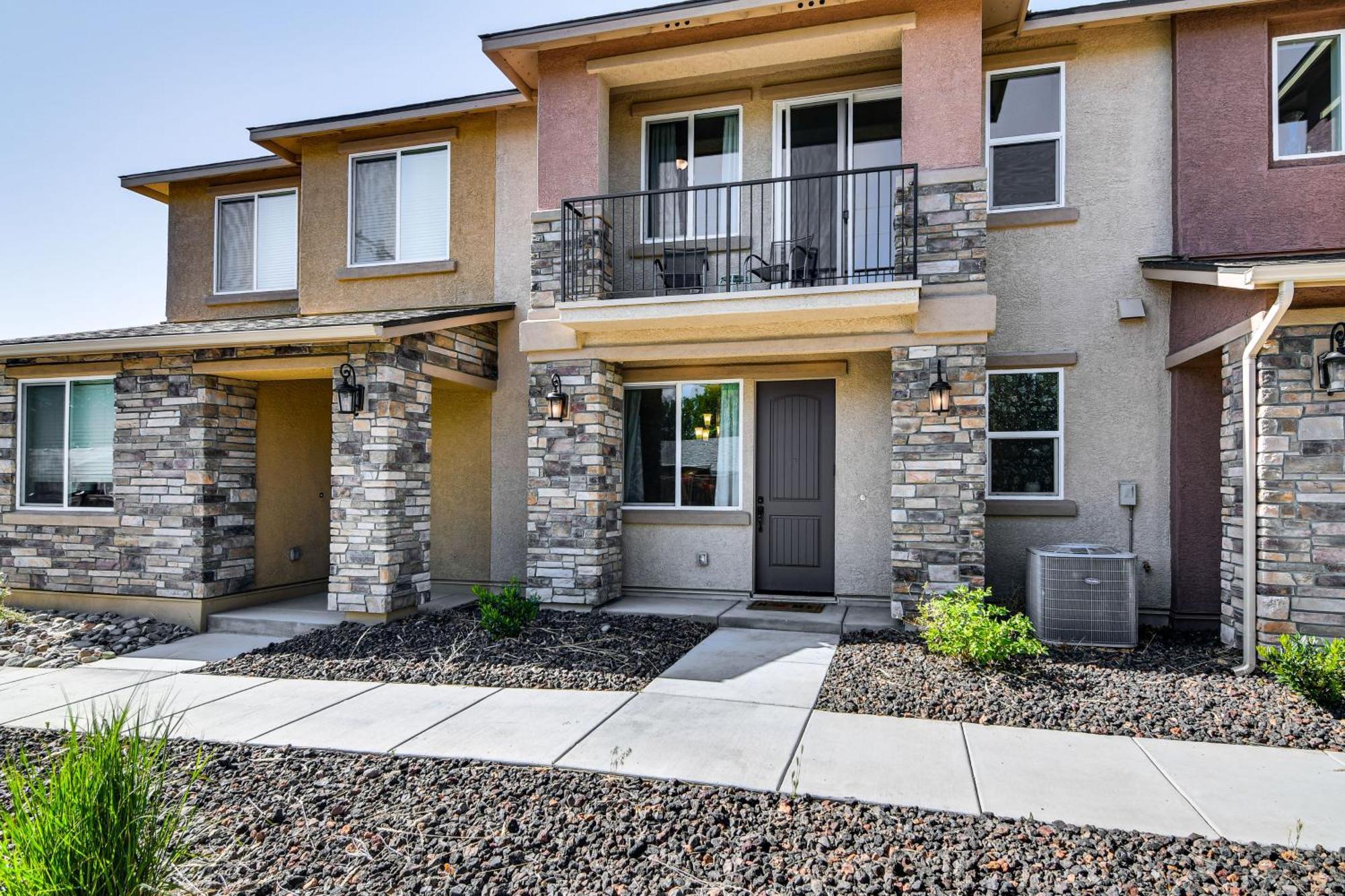 Central Carson City Townhome, 1 Mi To Downtown! المظهر الخارجي الصورة